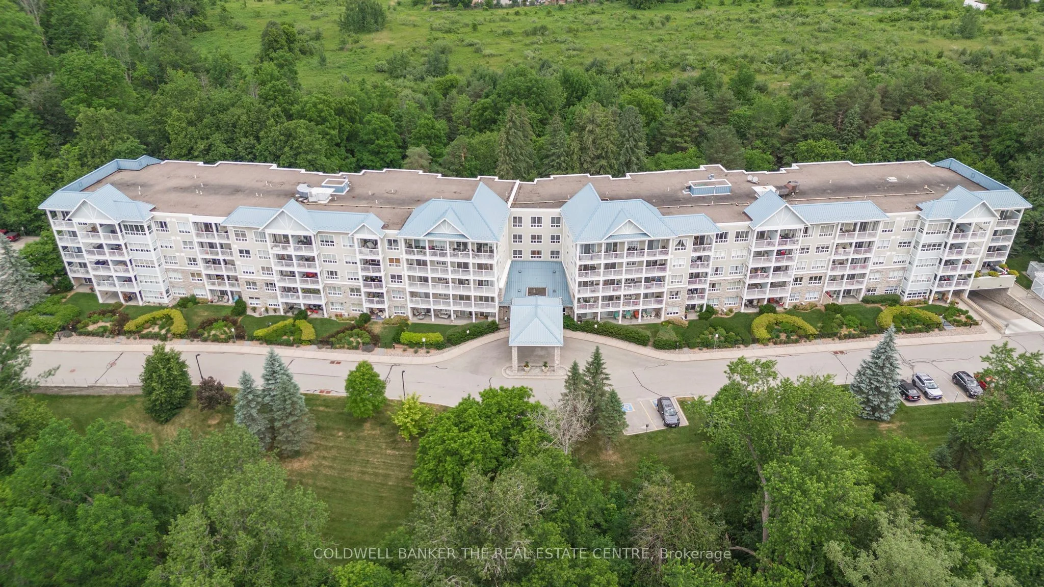 Condo Apartment in Newmarket