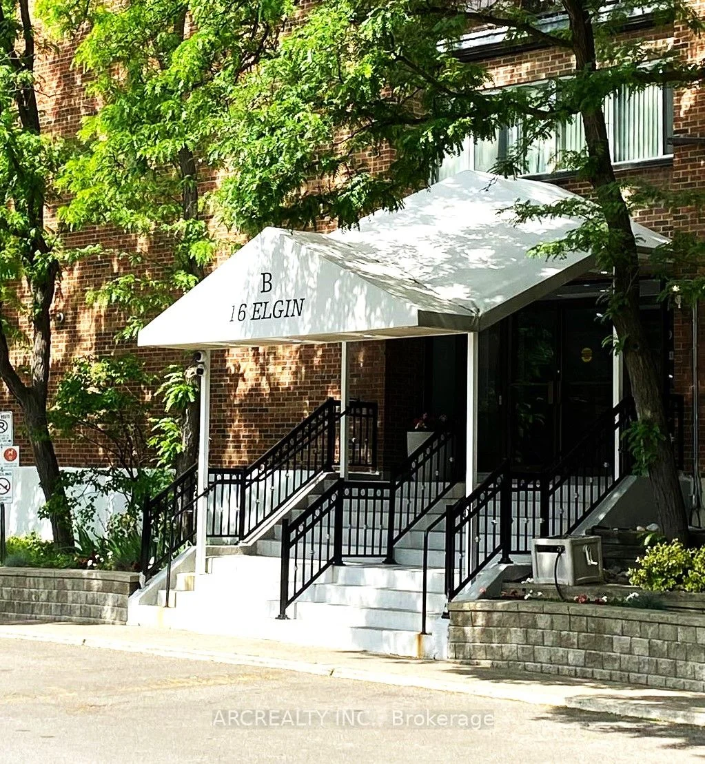 Condo Apartment in Markham