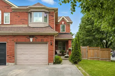 Semi-Detached in Aurora