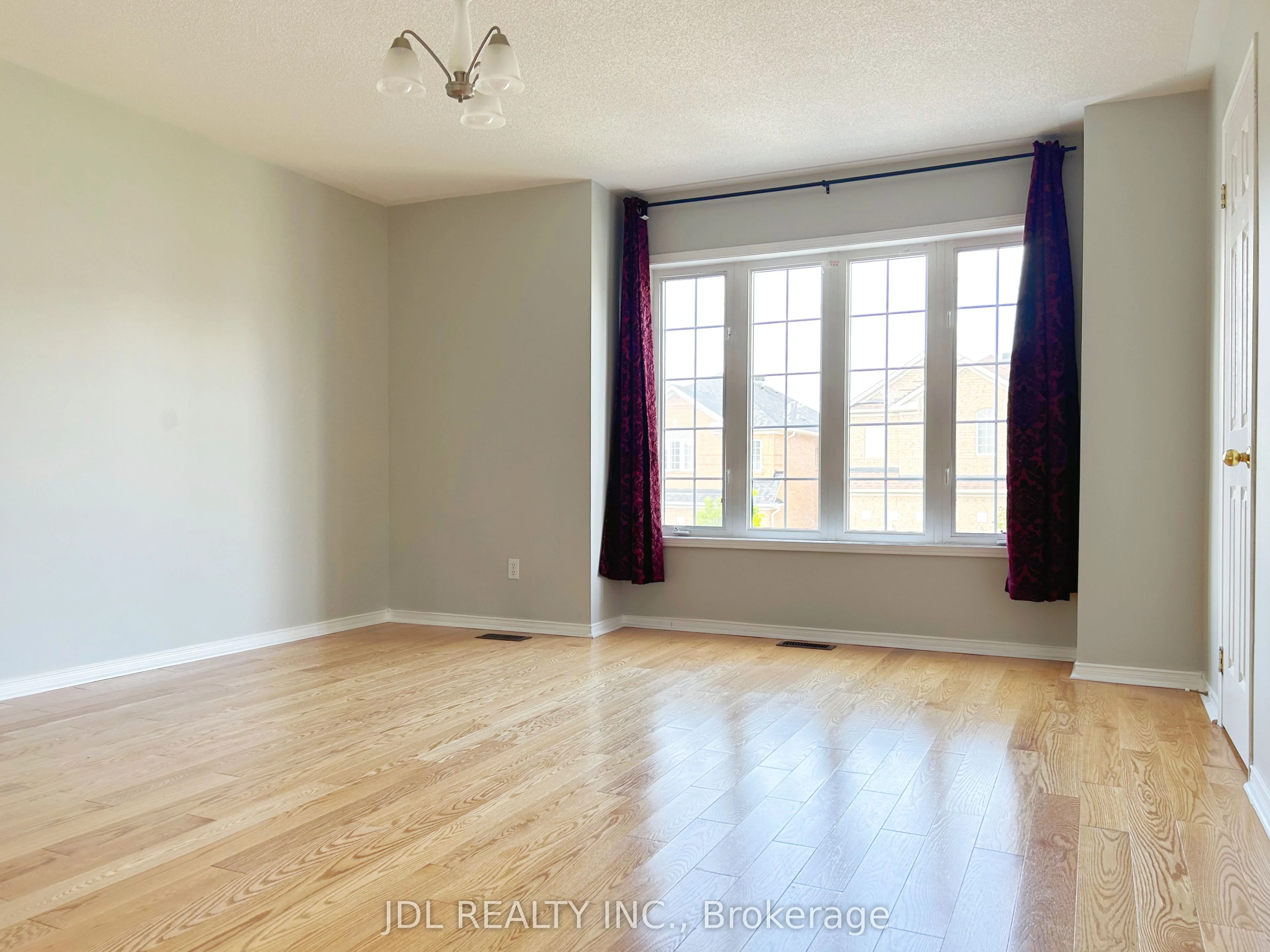 15 Maffey Crescent, Richmond Hill, ON L4S 0A9