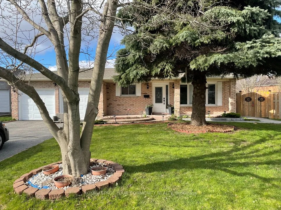 96 Cardinal Crescent, Newmarket, ON L3Y 5Y2