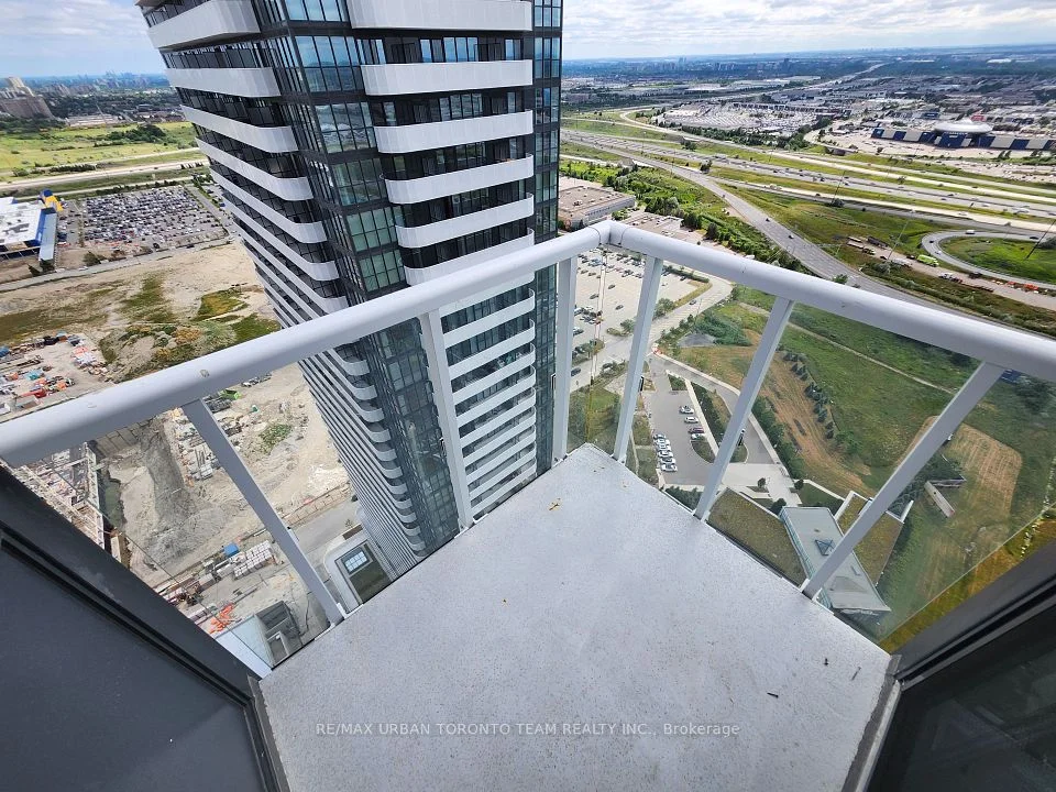 225 Commerce Street 3705, Vaughan, ON L4K 0R1