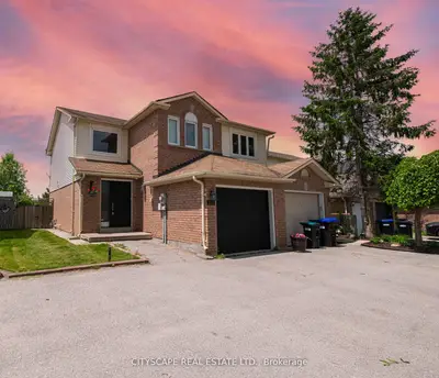 Att/Row/Townhouse in Innisfil