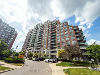 Co-op Apartment in Richmond Hill