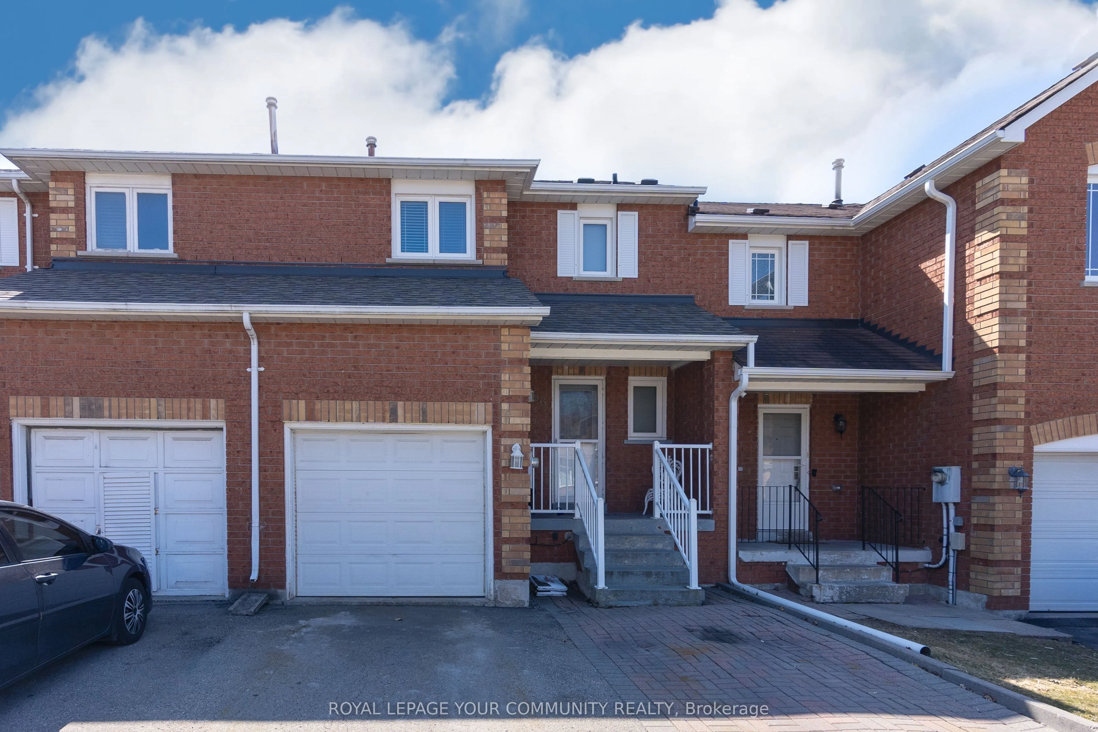 Att/Row/Townhouse in Vaughan