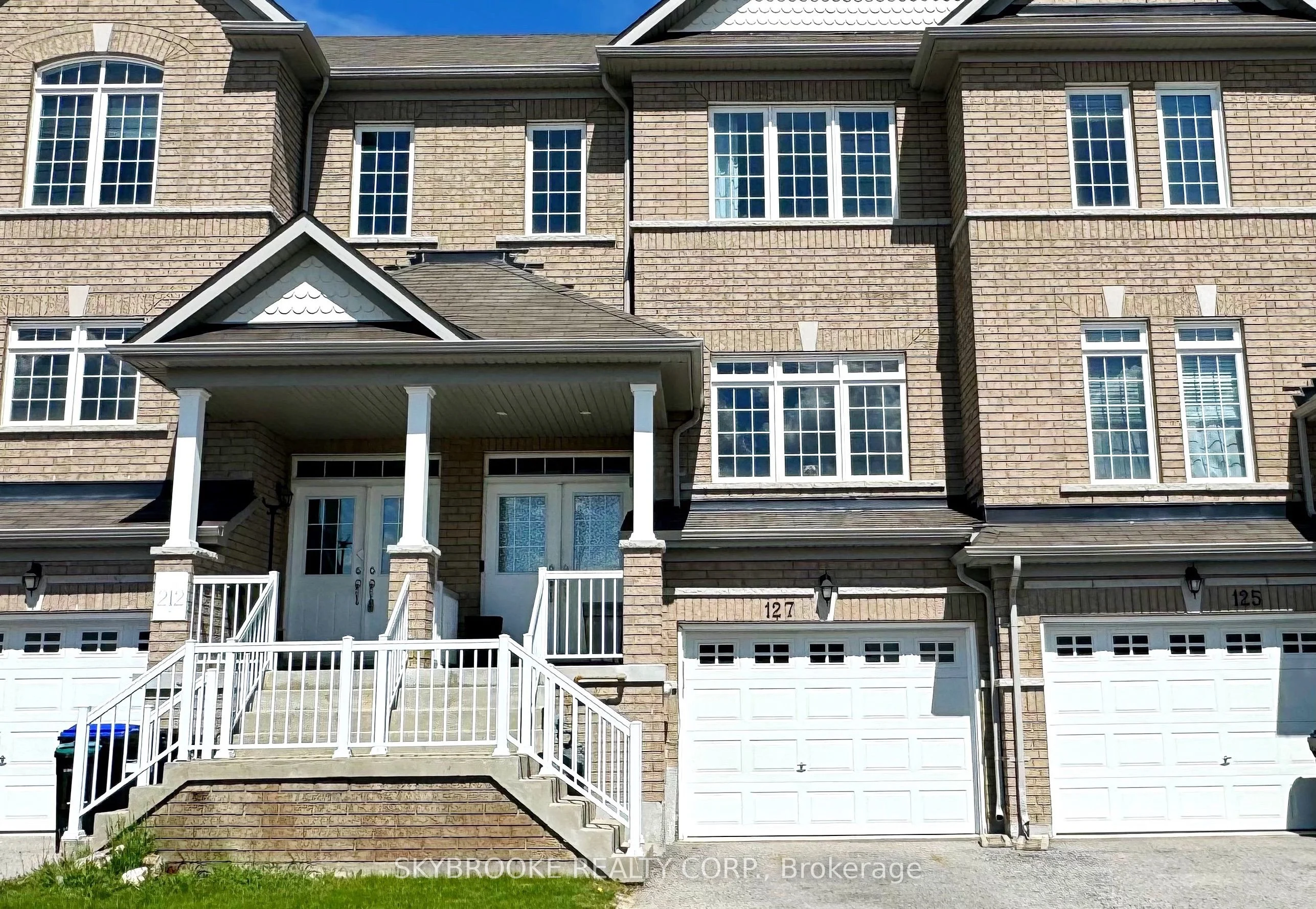 127 Taucar Gate, Bradford West Gwillimbury, ON L3Z 1N0