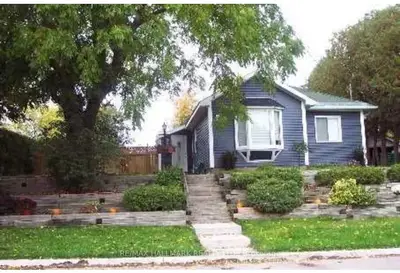 Detached in Newmarket