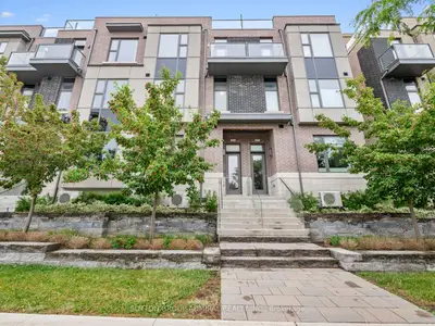 Att/Row/Townhouse in Vaughan