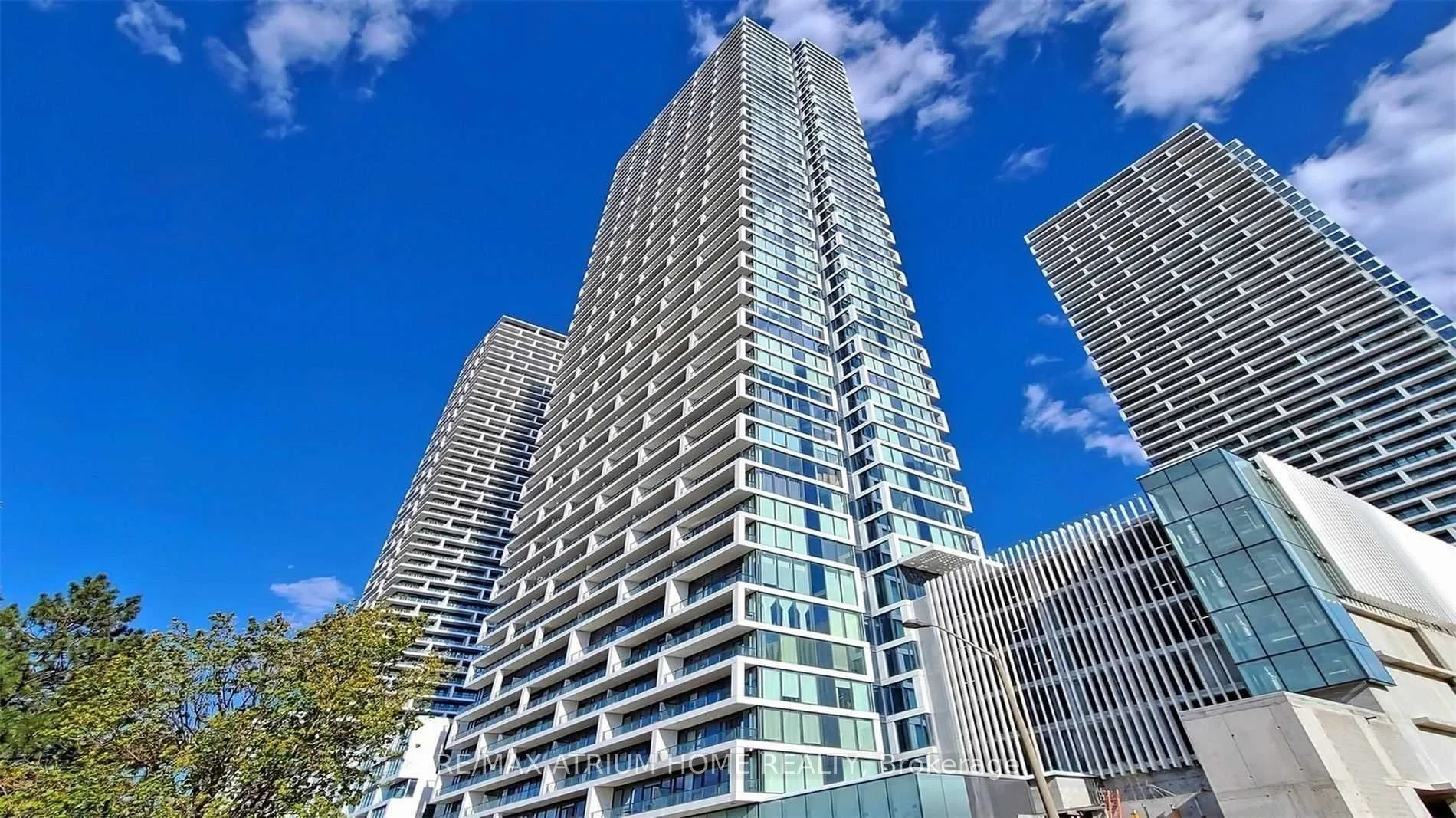 950 Portage Parkway 2906, Vaughan, On L4k 0j7