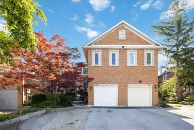 Att/Row/Townhouse in Vaughan