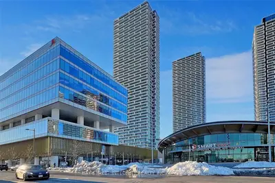 Condo Apartment in Vaughan