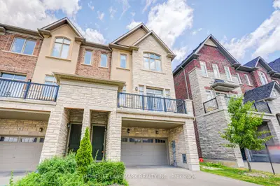 Att/Row/Townhouse in Markham