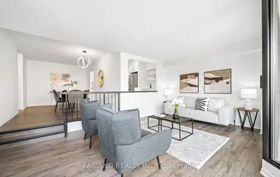 Condo Apartment in Richmond Hill