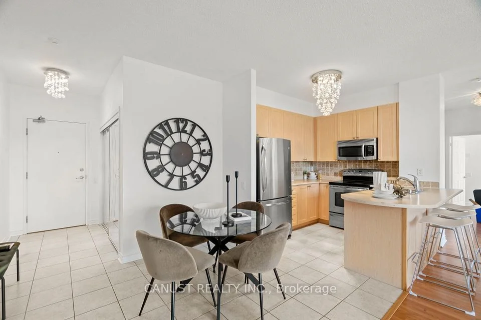 11121 Yonge Street 223, Richmond Hill, On L4c 0s7