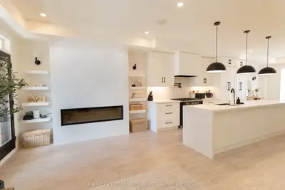 Condo Townhouse in Vaughan