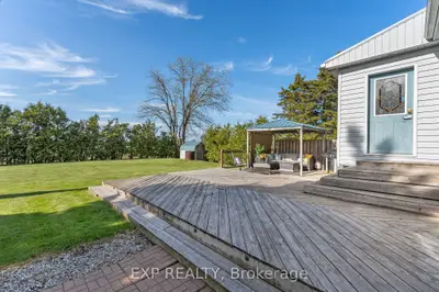Detached in King