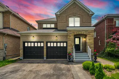 Detached in Bradford West Gwillimbury