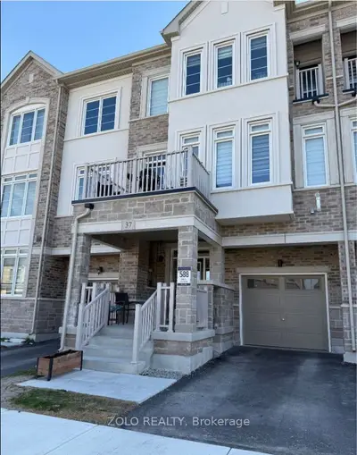 Att/Row/Townhouse in Bradford West Gwillimbury