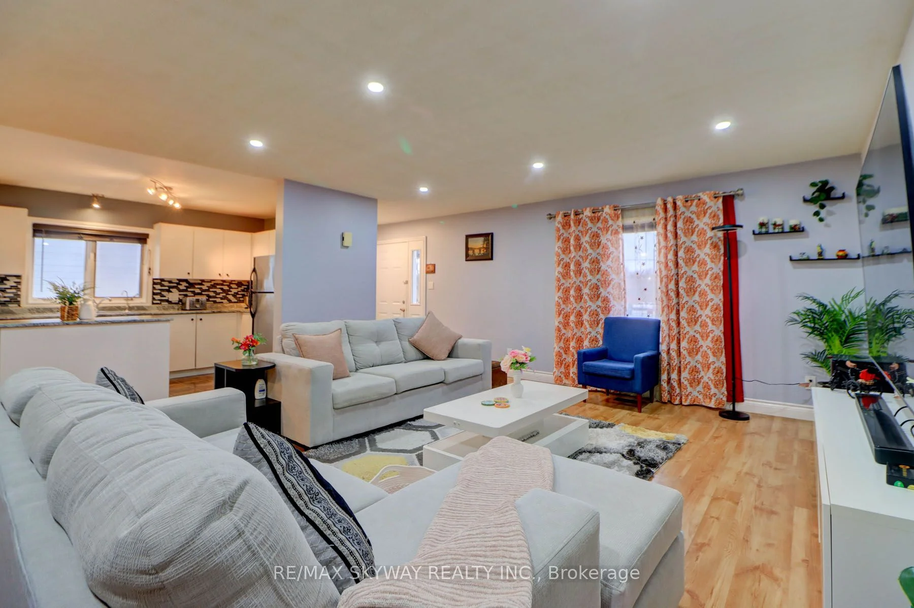 282B Brock Street W, Uxbridge, ON L9P 1G1