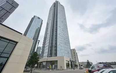 Condo Apartment in Vaughan