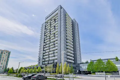 Condo Apartment in Richmond Hill