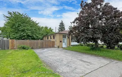 Semi-Detached in Richmond Hill