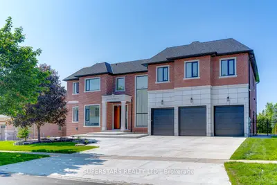 Detached in East Gwillimbury