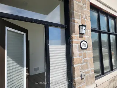 Att/Row/Townhouse in Whitchurch-Stouffville