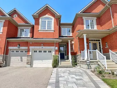 Att/Row/Townhouse in Richmond Hill