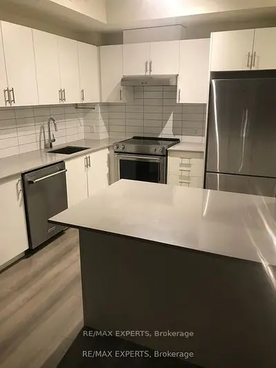 Condo Apartment in Vaughan