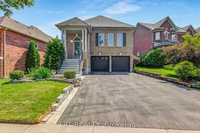 Detached in Aurora