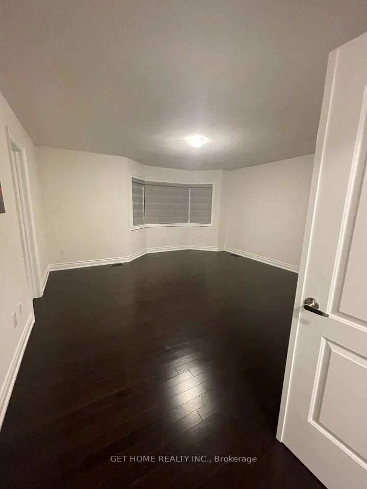 240 Seaview Heights, East Gwillimbury, ON L9N 0S3