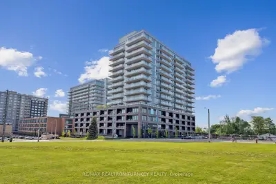 Condo Apartment in Newmarket