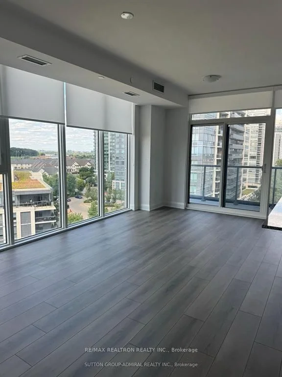 10 Gatineau Drive 814, Vaughan, On L4j 0l2