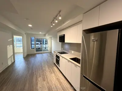Common Element Condo in Markham