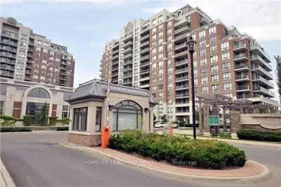 Condo Apartment in Richmond Hill