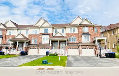 Att/Row/Townhouse in Bradford West Gwillimbury