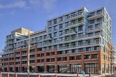 Condo Apartment in Richmond Hill