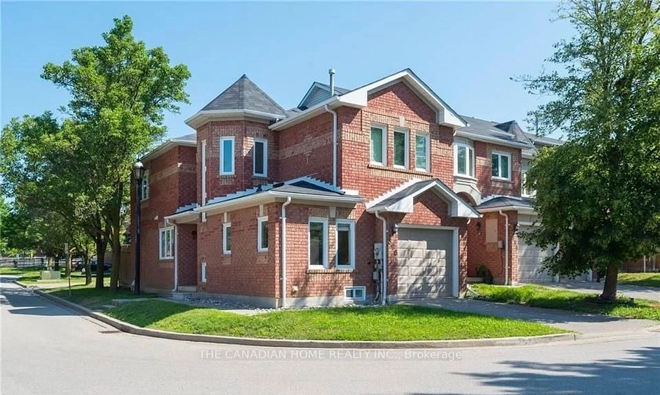 896 CARIBOU VALLEY Circle, Newmarket, ON L3X 1X1