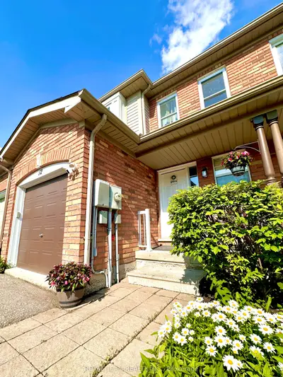 Att/Row/Townhouse in Georgina