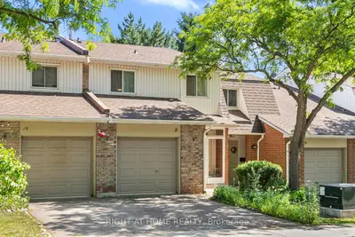 Condo Townhouse in Markham