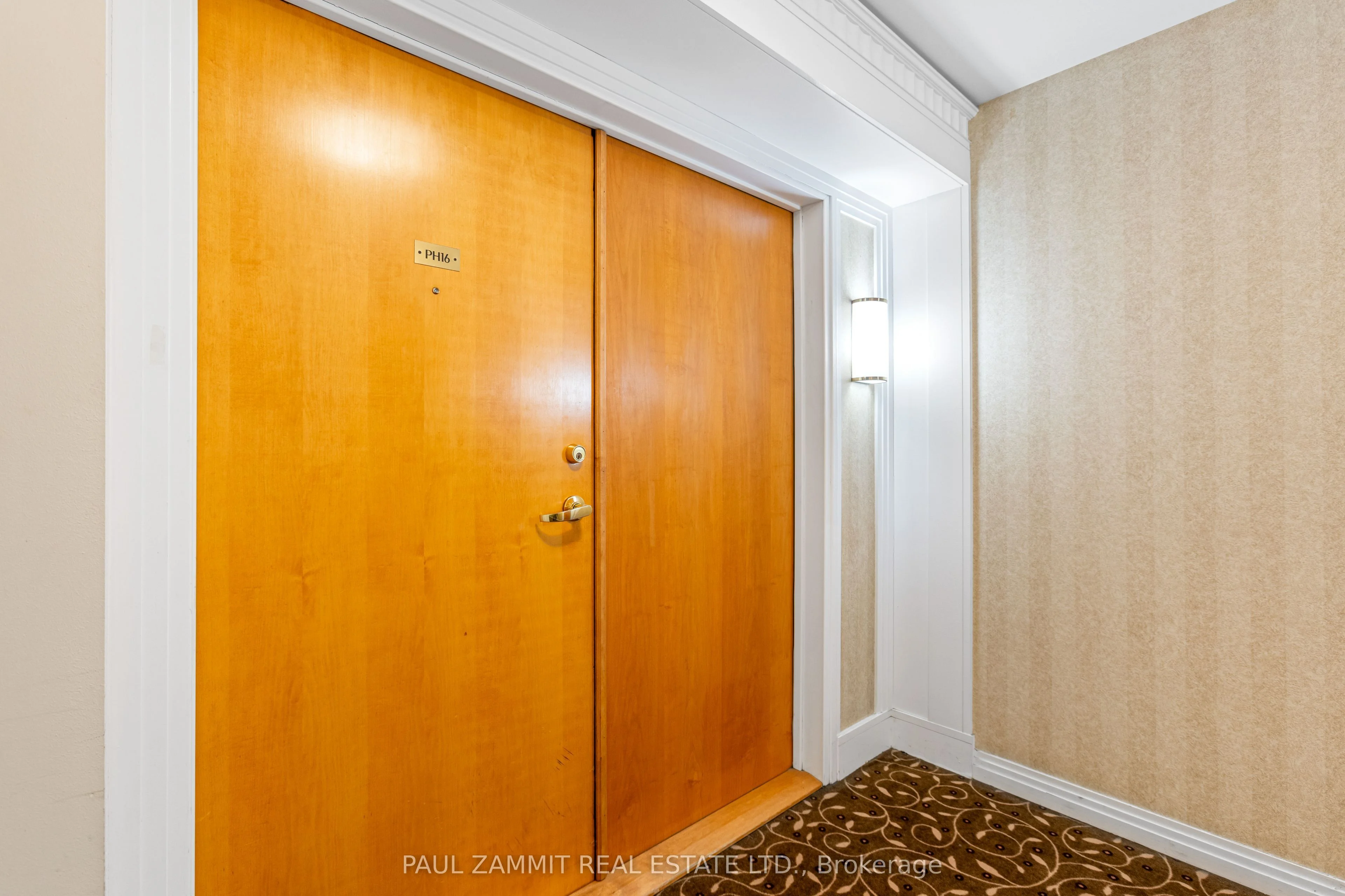 9015 Leslie Street Ph16, Richmond Hill, ON L4B 4J8