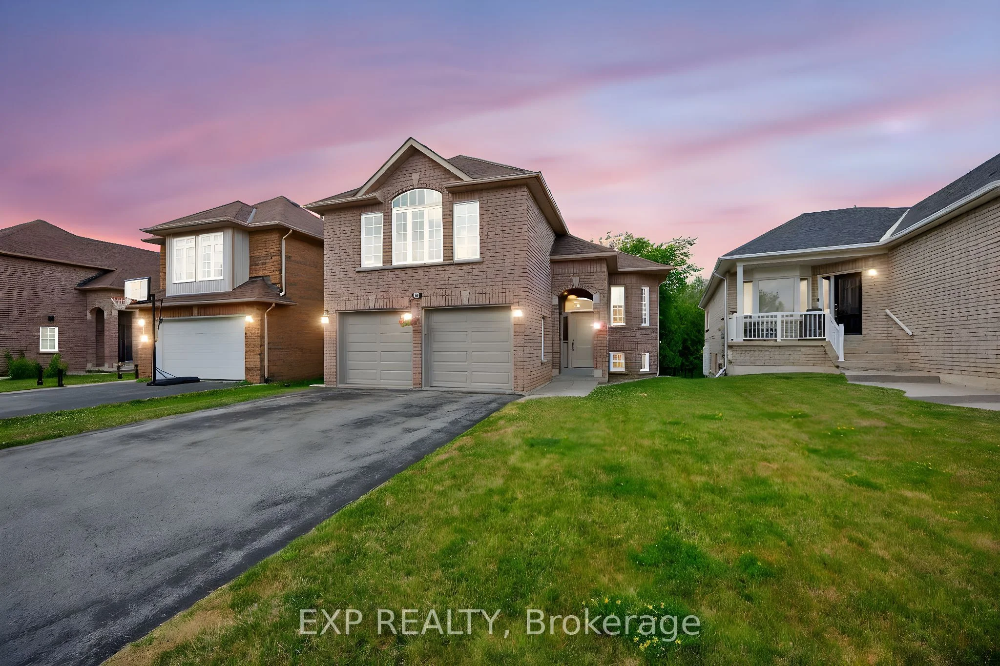 26 Woodhaven Crescent, Richmond Hill, ON L4E 3T1