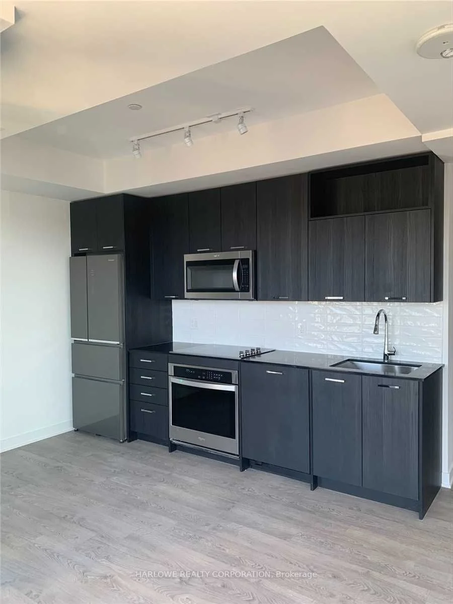 Condo Apartment in Vaughan