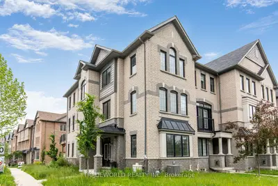 Att/Row/Townhouse in Markham