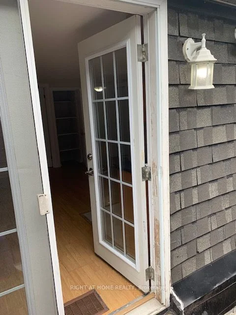 415 Lake Drive S 4, Georgina, ON L4P 1P3