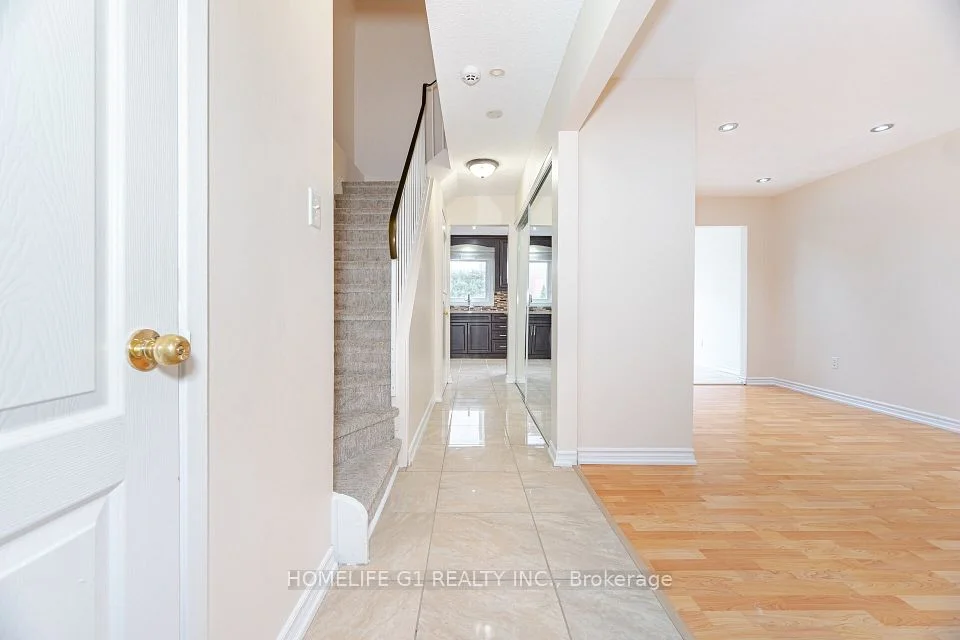 18 Laurel Valley Court, Vaughan, ON L4K 2B3