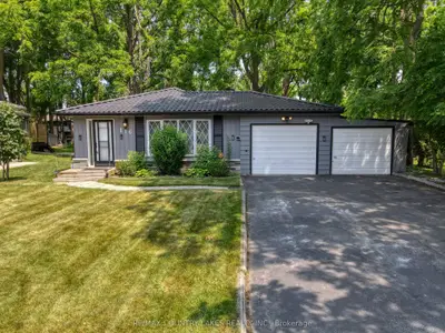 Detached in Brock