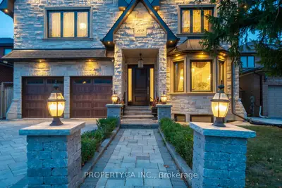 Detached in Richmond Hill