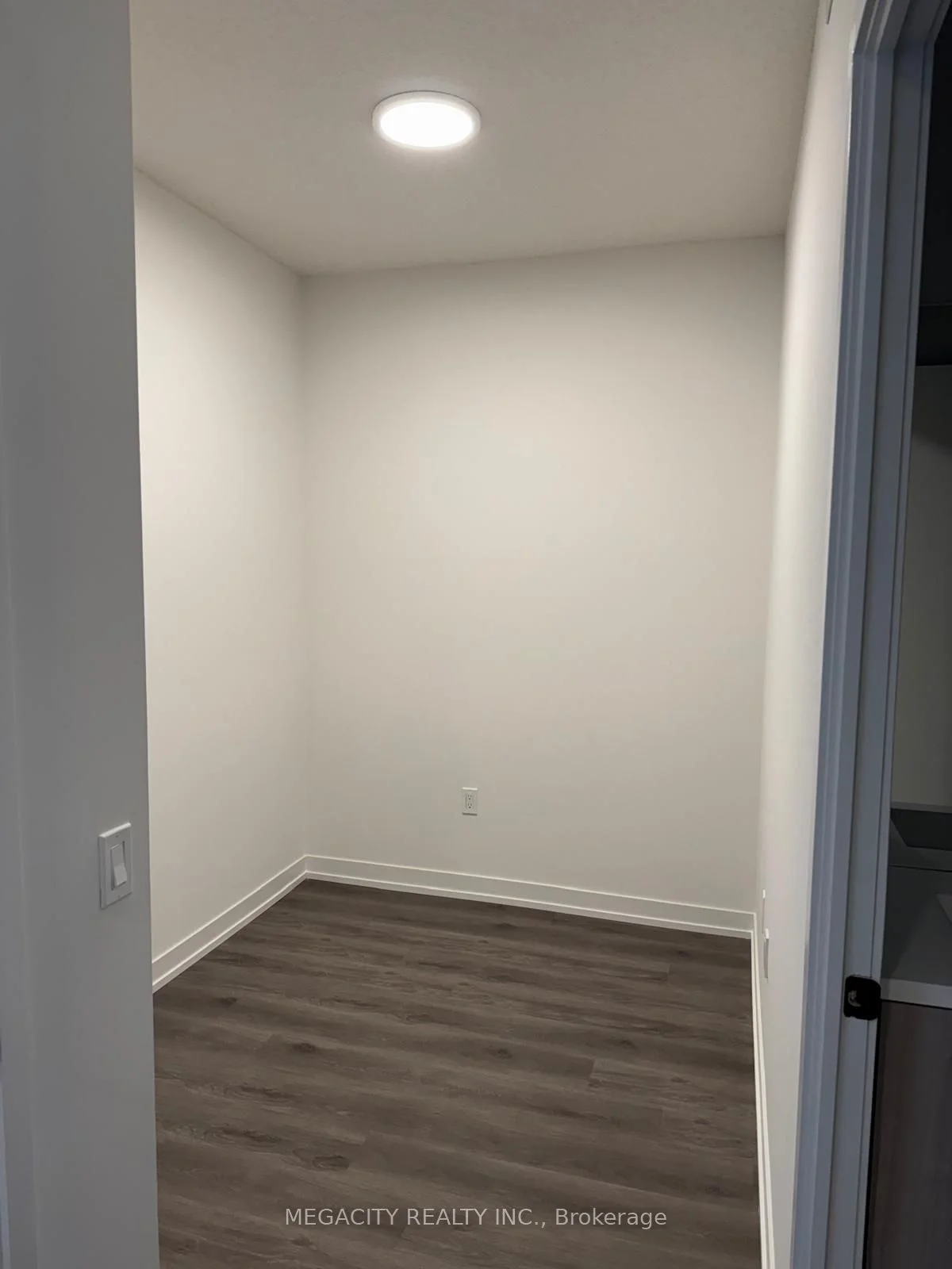 225 commerce st Street S 6108, Vaughan, ON L4K 0R1